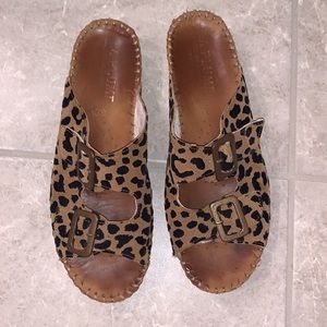 A PLUME size 38 leather cheetah sandals. Made in Italy. Size 38